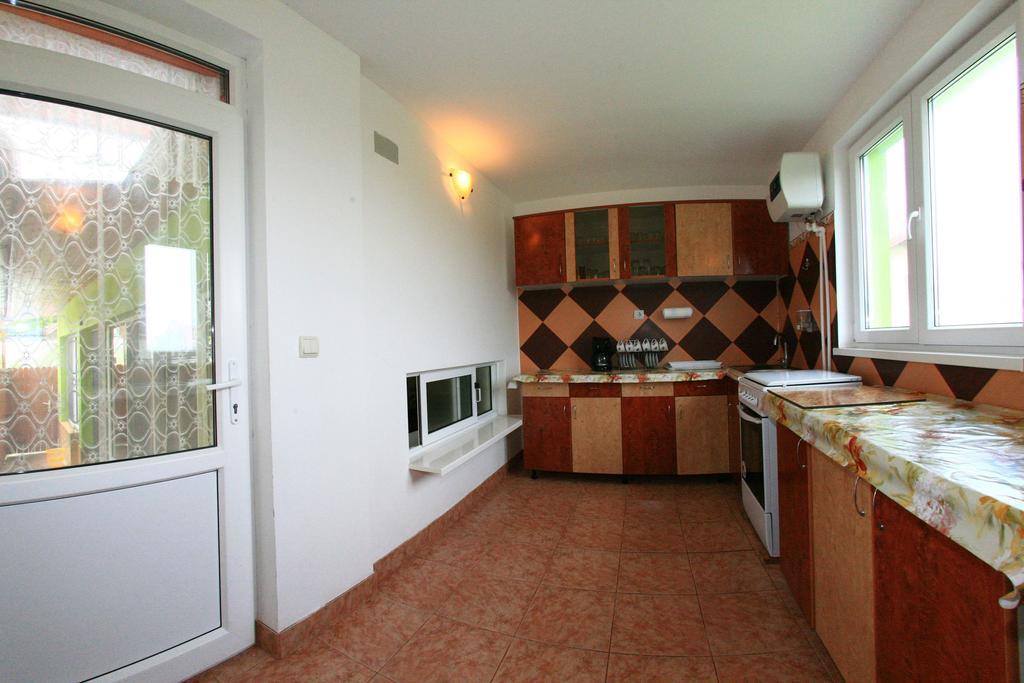 Casa Nelu Pescaru Hotell Mahmudia Exteriör bild