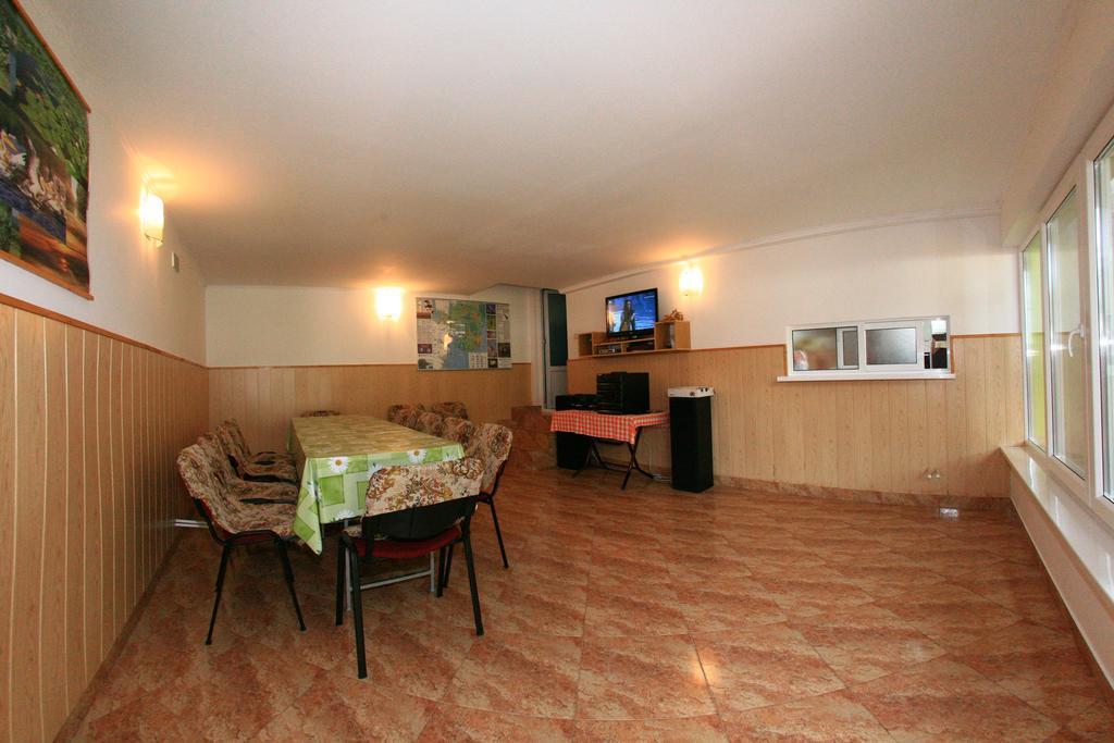 Casa Nelu Pescaru Hotell Mahmudia Exteriör bild