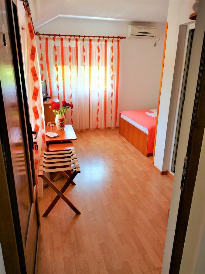 Casa Nelu Pescaru Hotell Mahmudia Exteriör bild