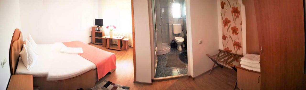 Casa Nelu Pescaru Hotell Mahmudia Exteriör bild