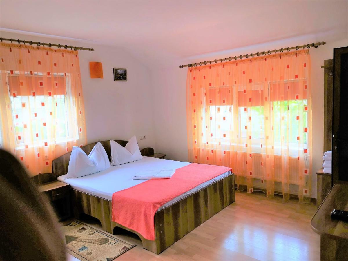 Casa Nelu Pescaru Hotell Mahmudia Exteriör bild